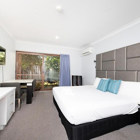 Island Palms Motor Inn Форстер Екстер'єр фото