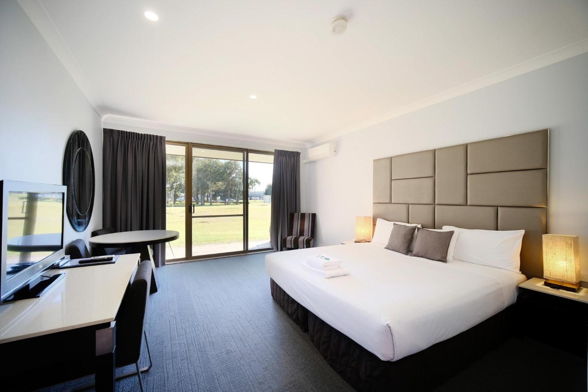 Island Palms Motor Inn Форстер Екстер'єр фото