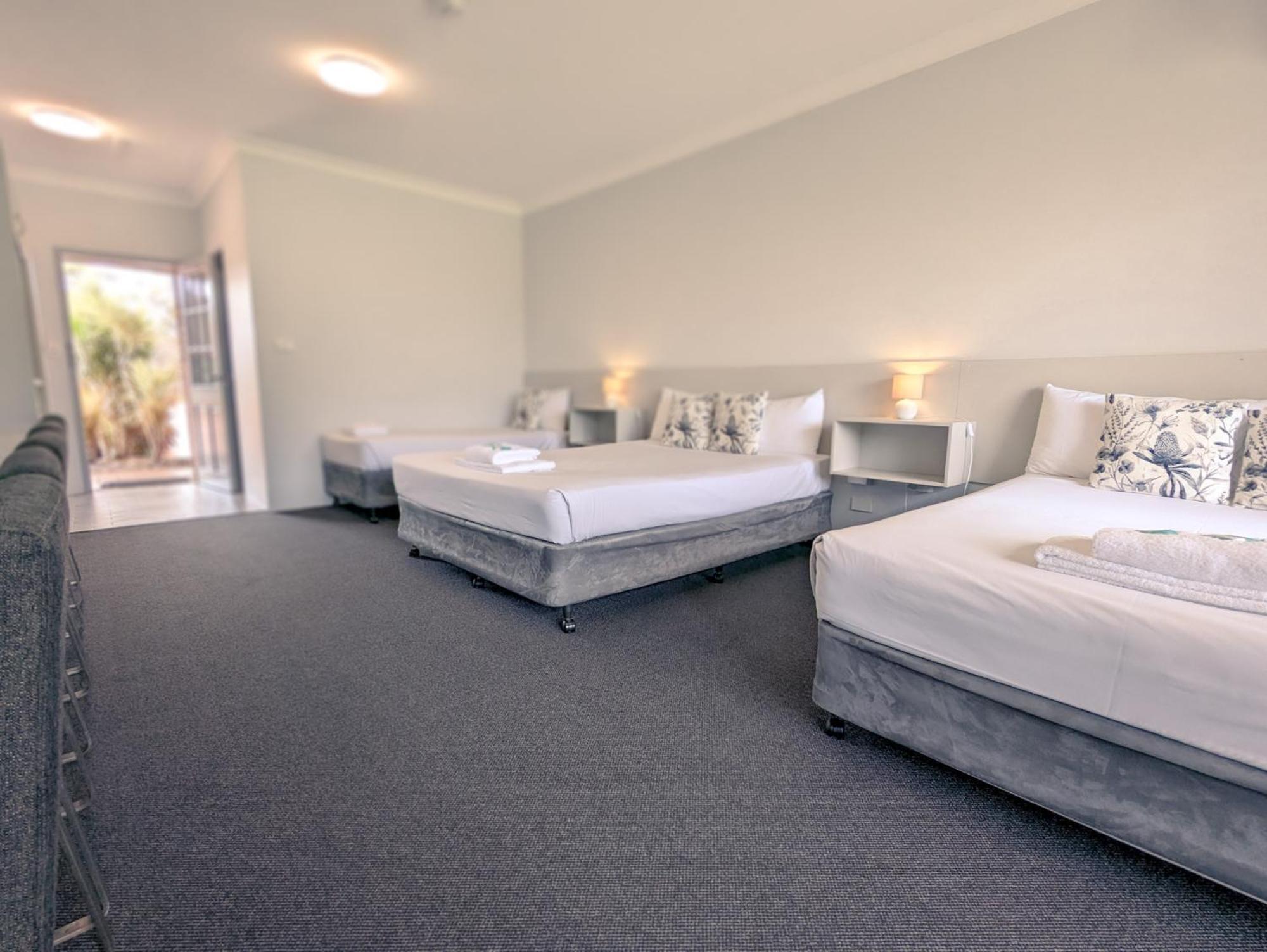 Island Palms Motor Inn Форстер Екстер'єр фото