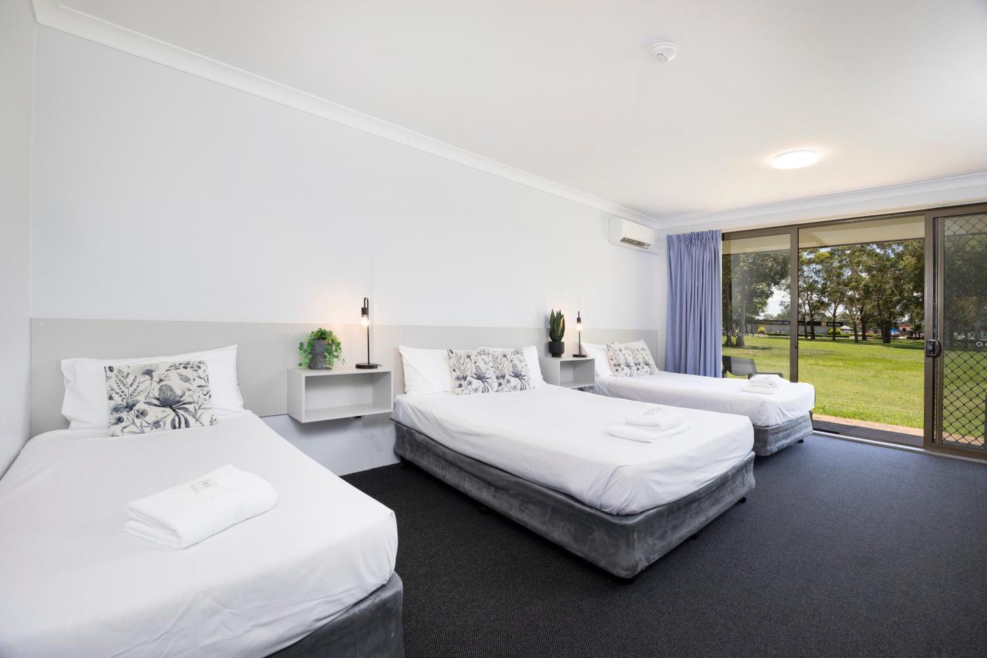 Island Palms Motor Inn Форстер Екстер'єр фото