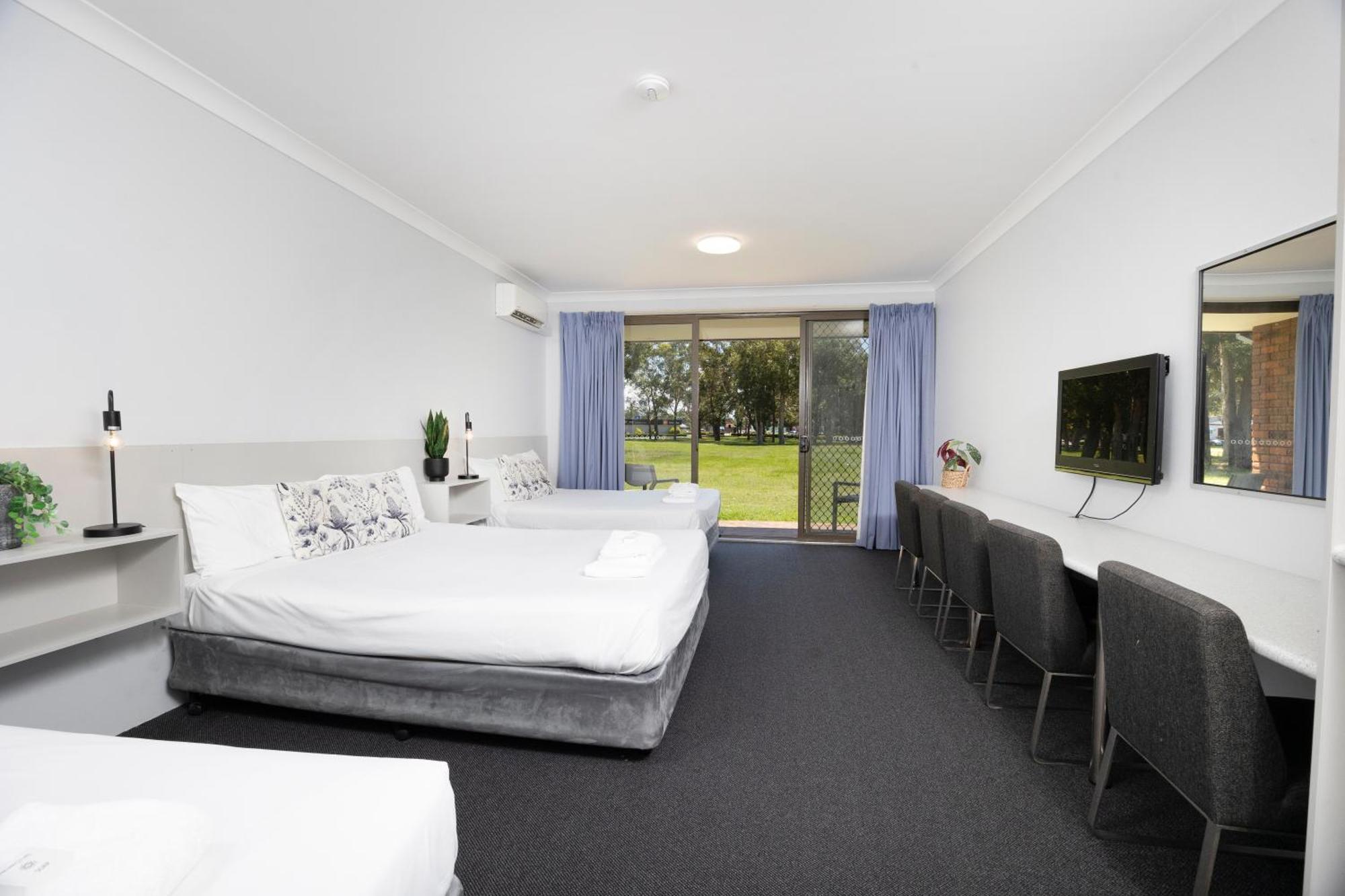 Island Palms Motor Inn Форстер Екстер'єр фото